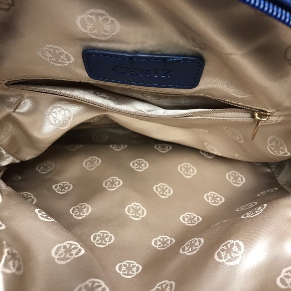 Backpack - Picture 4 of 8